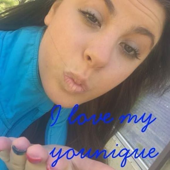 Meet your Posher, Rebecca - Picture 1 of 1